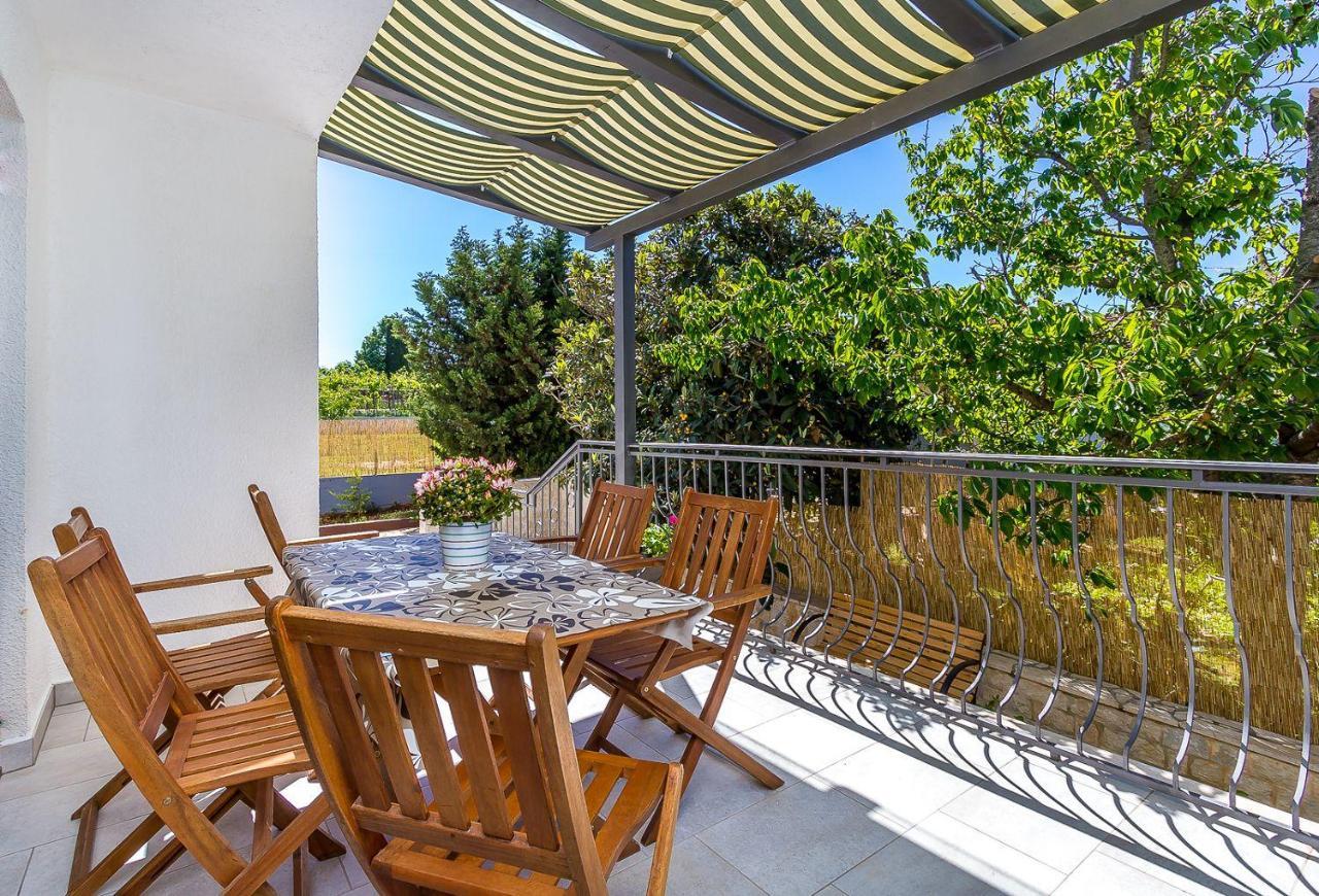 Neu Renovierte Ferienwohnung Mit Klima, Wlan, Terrasse Und Grill Pula Exteriör bild