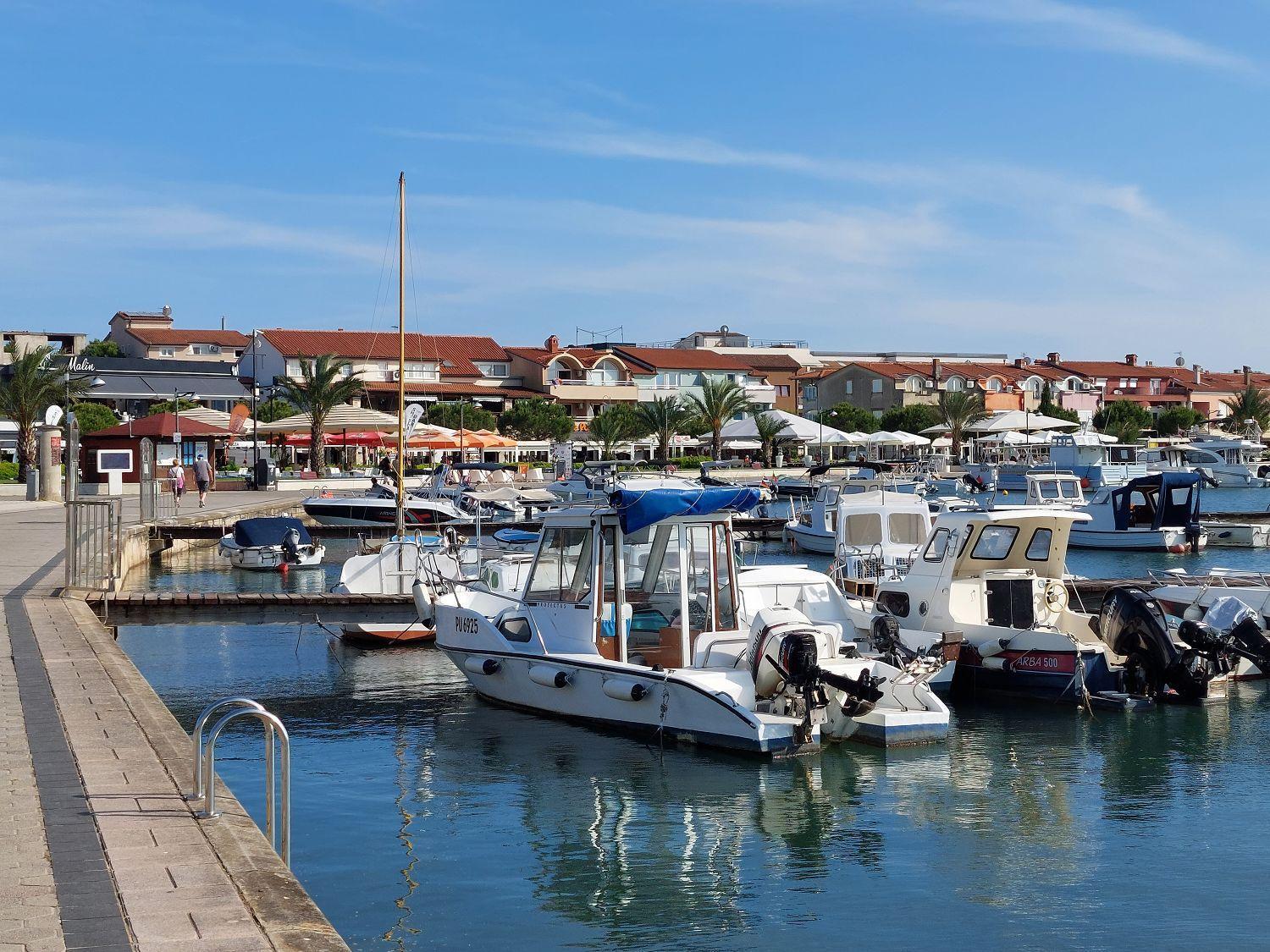 Neu Renovierte Ferienwohnung Mit Klima, Wlan, Terrasse Und Grill Pula Exteriör bild